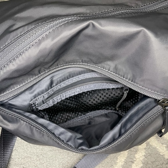 Lululemon Small Duffel Shoulder Crossbody Nylon Bag - Picture 4 of 8